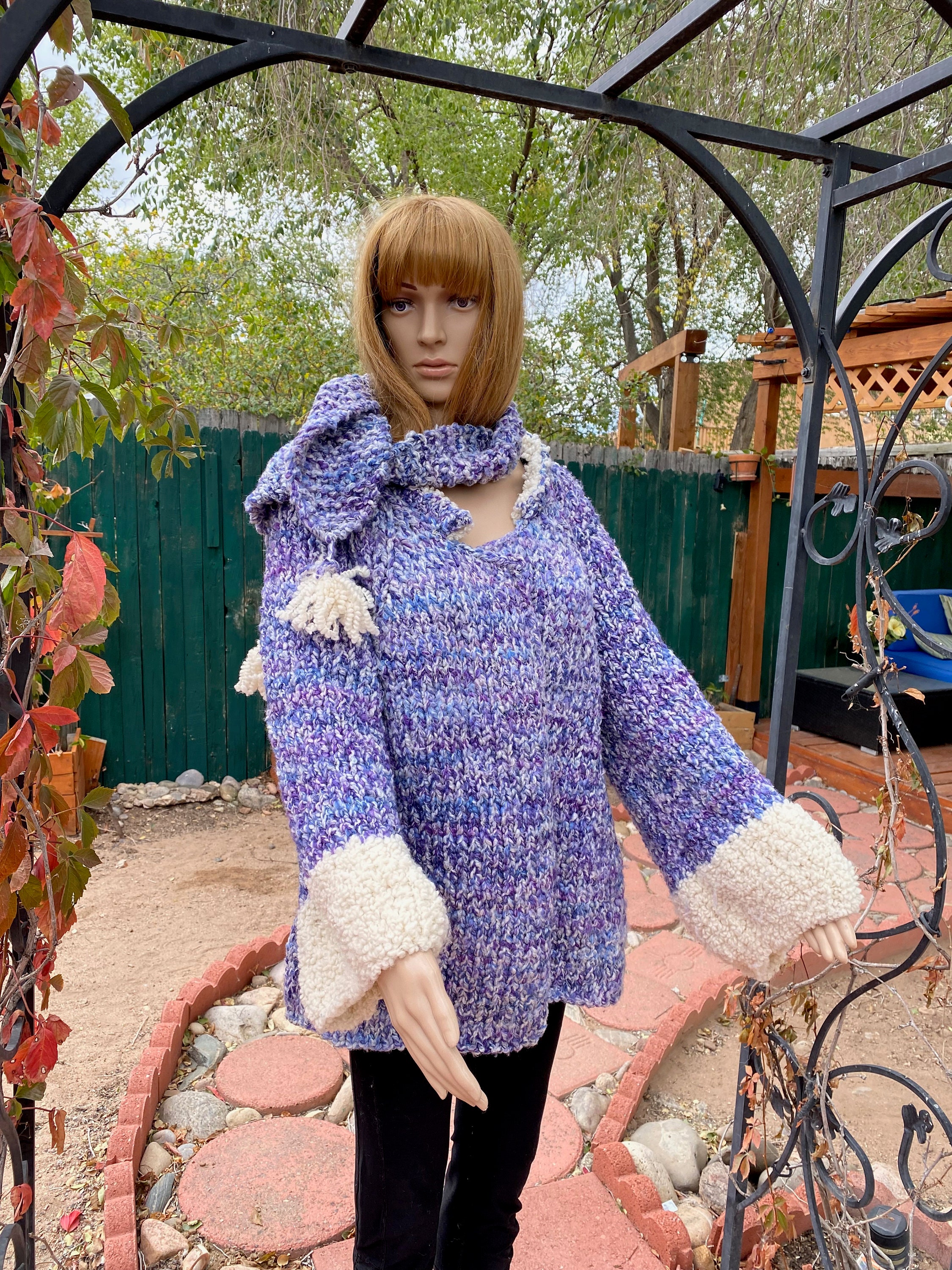 Vintage 80's - Artisanal, HAND KNIT Blue and White Wool Jacket