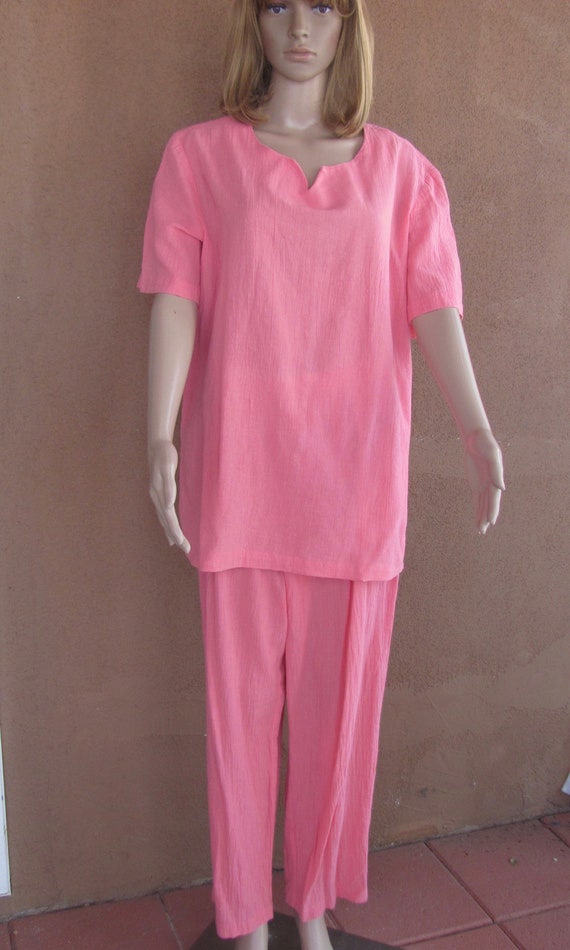 Pink cotton two pieces pants and loose assorted bl