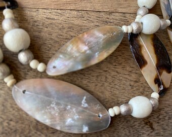 Collier Vintage Années 70 - Bois, Nacre De Coquillage Et Petites Perles - Bijou Bohème Et Naturel