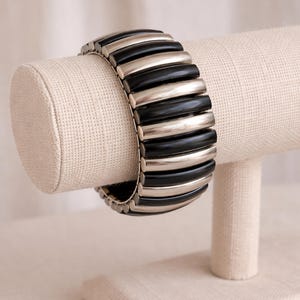 STRETCHY wide bracelet - Vintage 60's - Silver rand black bands - Extensible - Reversible