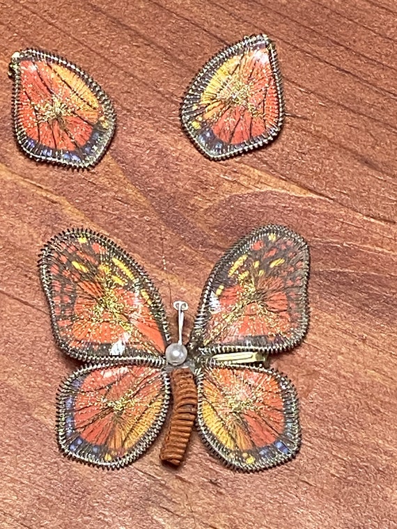 Vintage 70's - Macrame Orange butterfly pin and c… - image 2
