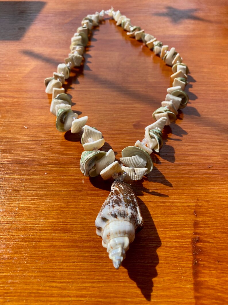 Vintage 70's Boho/Hippie, long drop shell necklace with Caribbean Triton pendant image 3