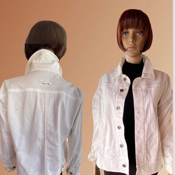 Vintage CHICO'S - White light cotton jacket, Levis  style, pockets, and snap buttons.