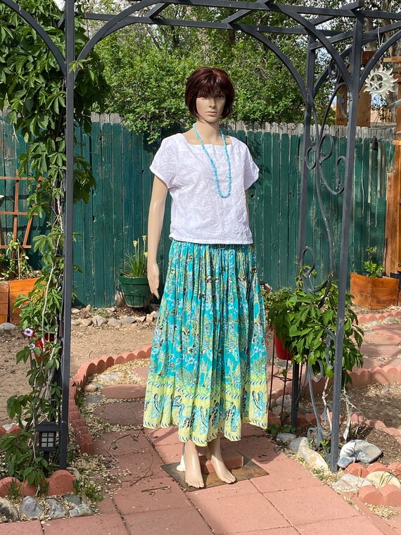 VINTAGE 90'S - White Stag. Very Full Skirt, Light Cotton