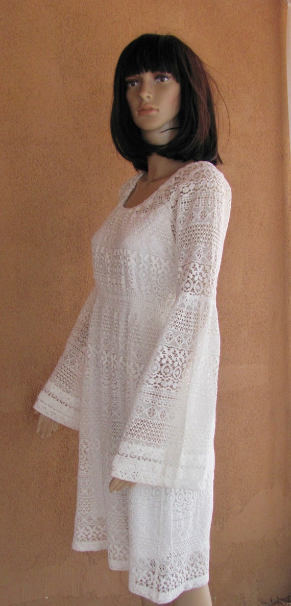 Sheer white lace long sleeves dress with assorted… - image 5