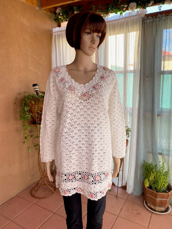 Roses hand knitted top, off white with 3D floral … - image 2