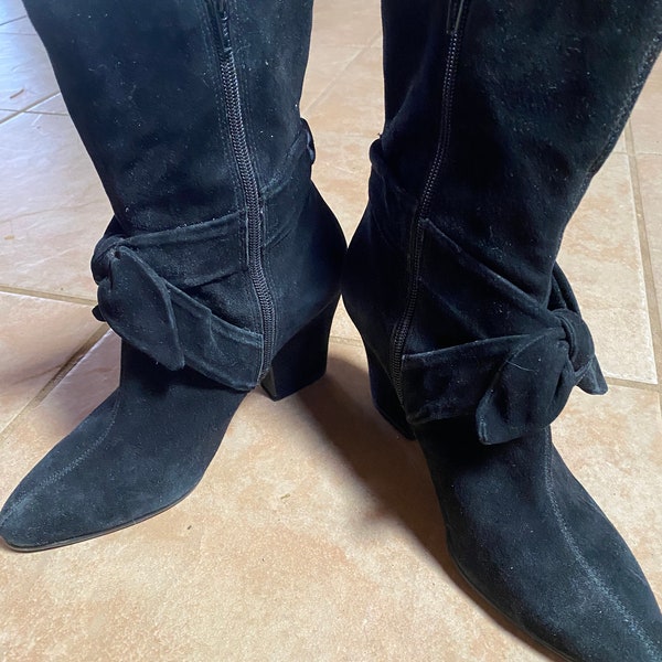 Aerosoles - Black suede ankle booties. Side zipper. Front Bow. 3" heel. Size 8.