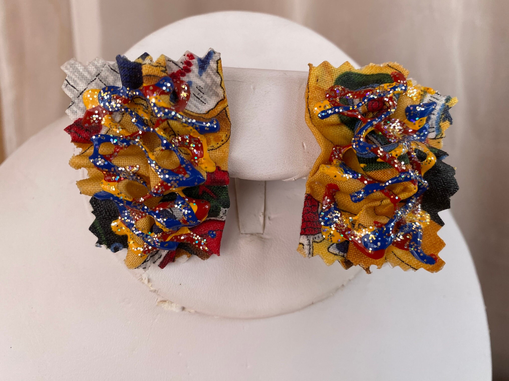 Paire De Boucles D'oreilles Vintage En Matériaux Composites Multicolores - Fermoir Clip - Occasion Bon état