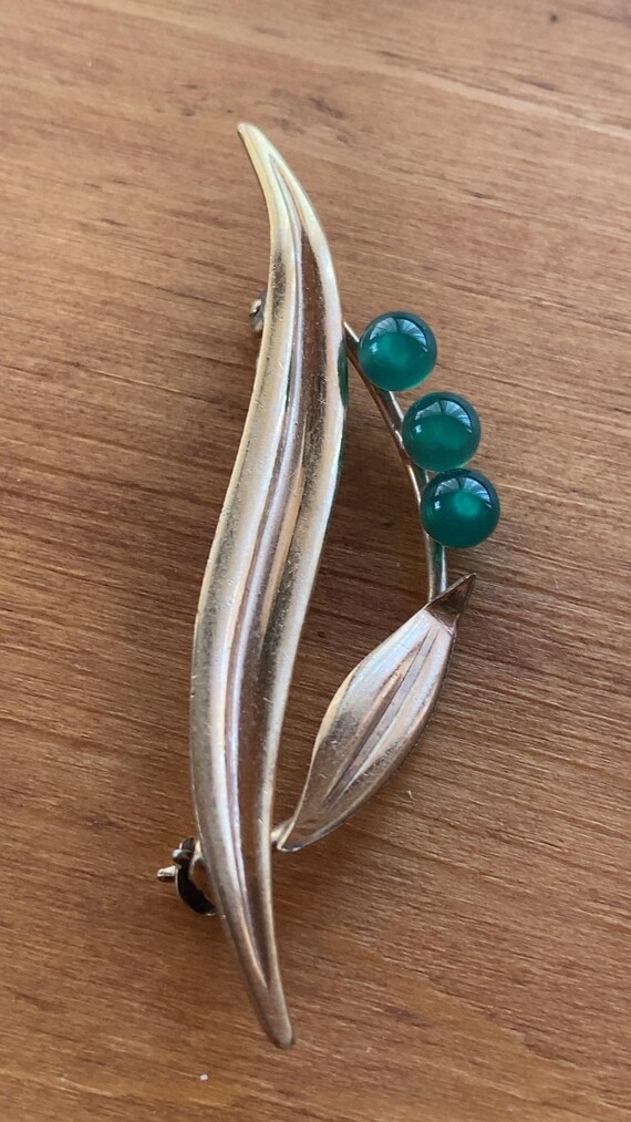 Gold 12K and Jade Pin Vintage 60's Brooch, Jade and Gold