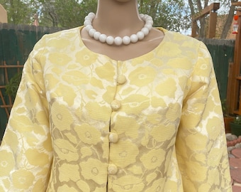 Vintage 60s - Yellow crop jacket with 3/4 sleeves and front buttons Size M/LG.