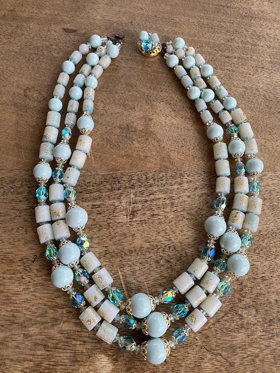 Collier Vintage Années 40/50 - 3 Rangs Perles Peintes Nacrées Et Verre Bleu, Style Bohème