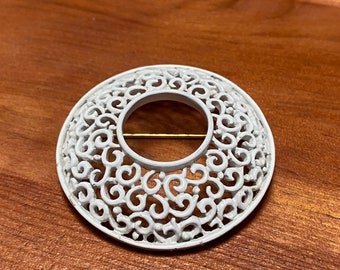 Vintage Trifari - Round white enameled brooch with lattice work