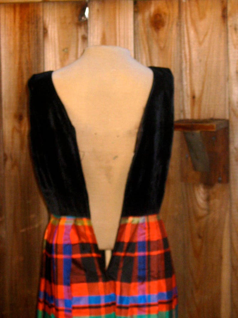 Cocktail dress with tartan taffetas skirt and black bodice VINTAGE 1970s