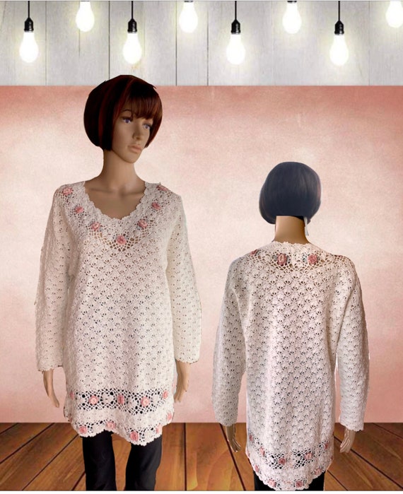 Roses hand knitted top, off white with 3D floral … - image 1