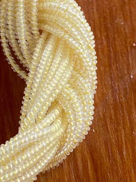 Vintage 50's - Pale yellow tiny beads braided in … - image 6