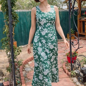 Robe longue hawaïenne Hilo Hattie vintage : imprimé ananas vert des années 1960