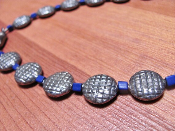 Vintage 80s - Midnight blue frosted glass choker-… - image 5