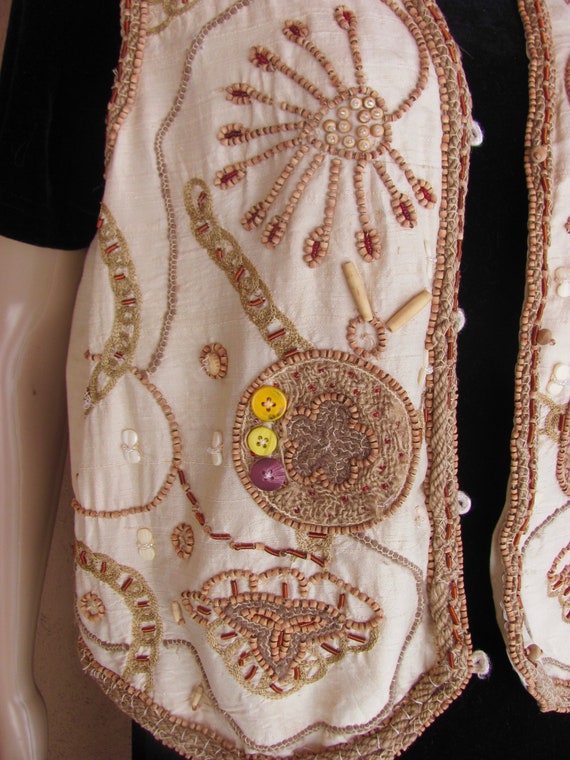 Raw beige silk, front panels hand beaded with woo… - image 3