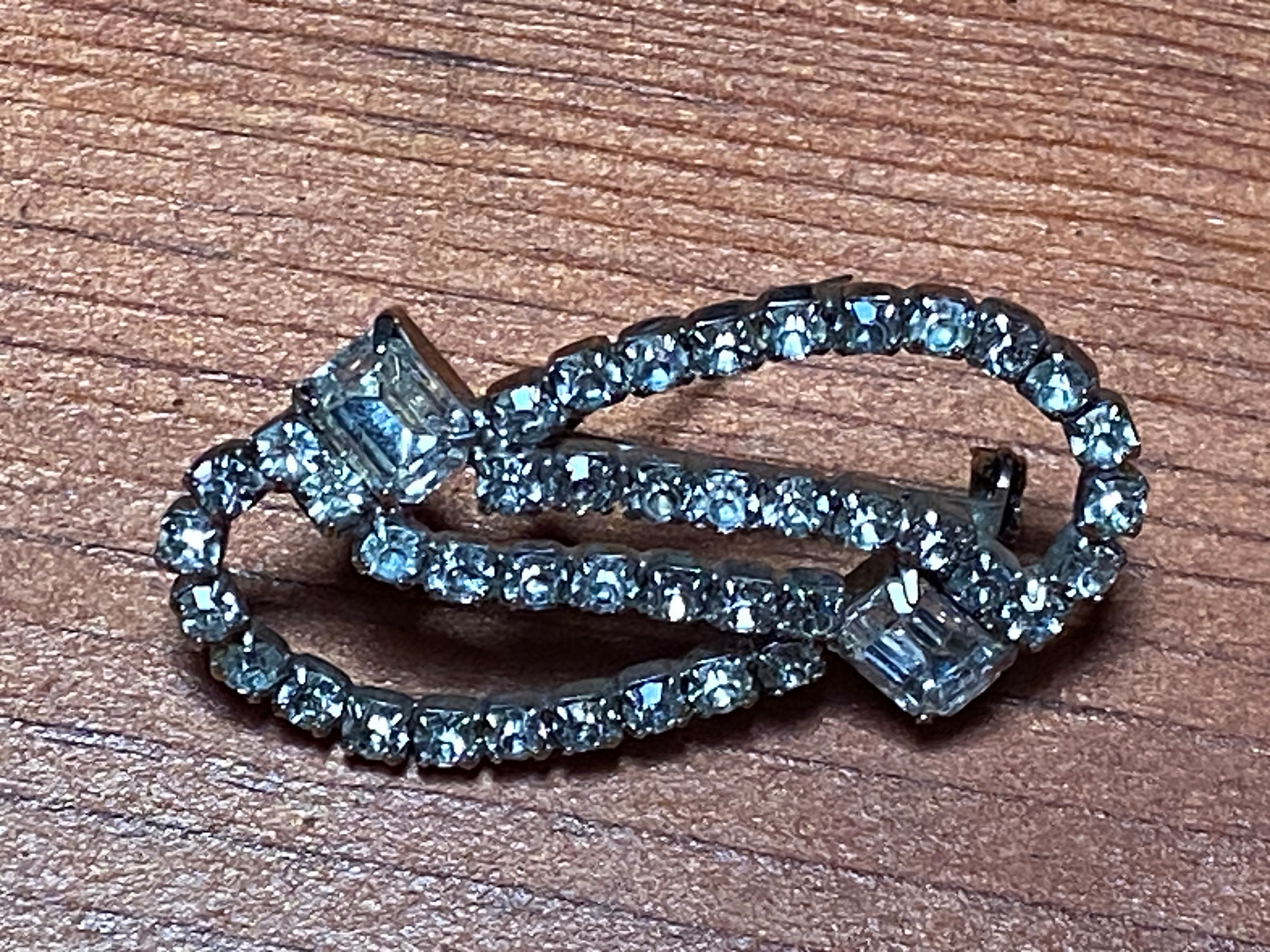 Magnifique Broche Vintage Années 60 - Strass Blanc & Vert - Environ 4 Cm - Pièce Authentique