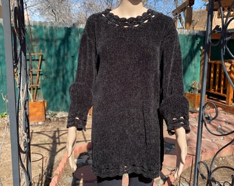 Vintage 90's - Naomi Bee - Black chenille oversized loose sweater, knit lace at neck, wrists and hem. SZ LG