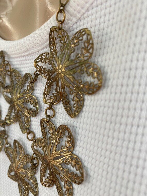 Vintage 40's - Gold filigree flower/star pendants… - image 4