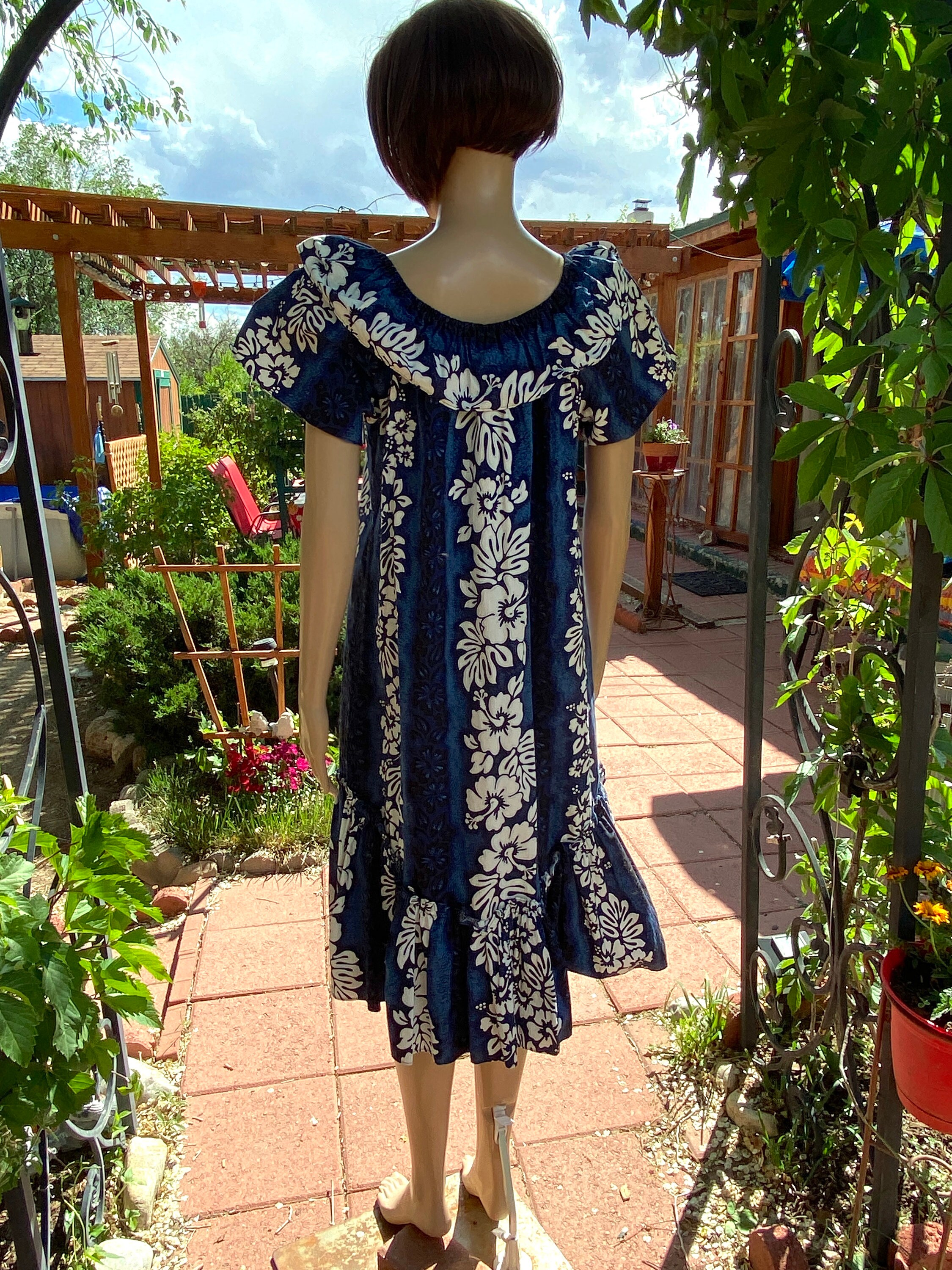 Vintage 60's - Classic Hawaiian MUMU, Cotton, Royal Blue With