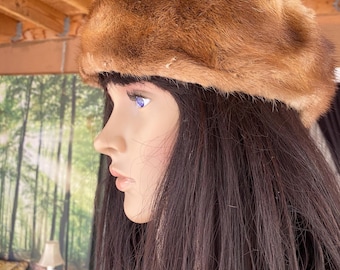 VINTAGE HAT 60&#39;s  - Brown Felt Pillbox Hat with Mink Fur Rim. Made in France