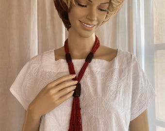 Vintage '00- Blood red tiny beads lariat with 3 large rectangular glass pieces.