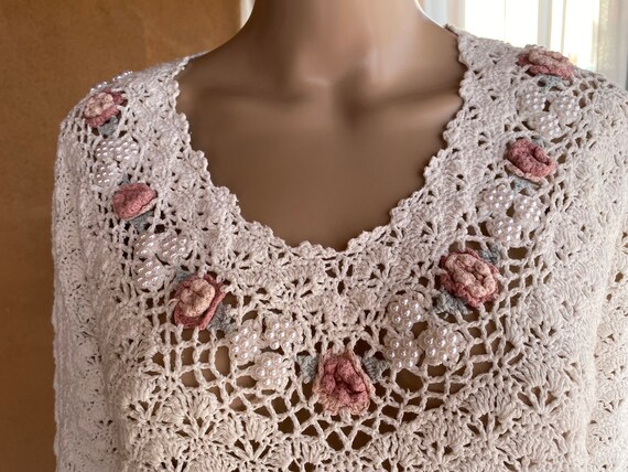 Roses hand knitted top, off white with 3D floral … - image 7