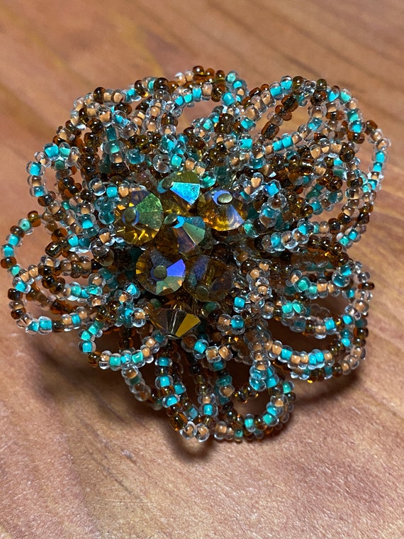 Vintage 60's  - Hand beaded  pin/brooch.  Cluster 