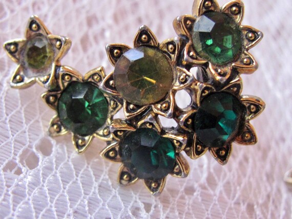 Vintage 60's - Clip Rhinestones - Green and Perid… - image 6