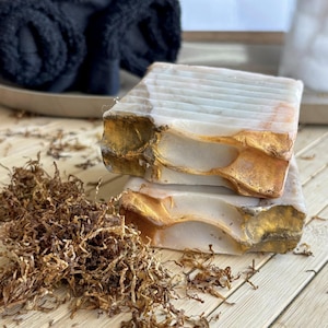 Tobak och cederträ sheasmör tvål