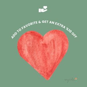 Pode incluir: Imagem em estilo aquarela com um grande cora&ccedil;&atilde;o vermelho sobre um fundo verde suave. O texto branco em arco diz: "ADD TO FAVORITE & GET AN EXTRA %10 OFF". Uma pequena m&atilde;o branca segurando um &iacute;cone de cora&ccedil;&atilde;o est&aacute; no canto superior esquerdo.