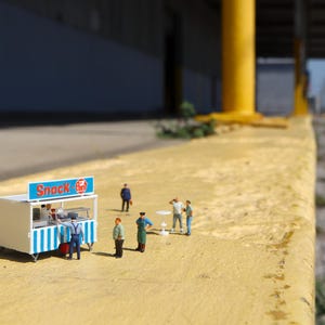 Miniaturowy świat, Miniaturowi ludzie, Zabawny, Fantazyjny, Food Truck, Lunch Cart, Lunch, Fast Food, Industrialny, Surrealistyczny, Przekąska, Lunch Break