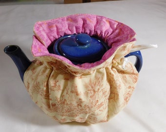Teapot Cozy with a Colonial Scene Antique fabric on a Cream background, unique gifts, tea accessory, tea gifts, quilted tea cozy, tea lover