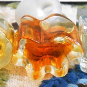 RARE Intrusion Original Flower Cap Oscar So De La Renta Set of 4 Eau de Parfum Mini Travel Neuilly Cedex Parfums Stern image 2