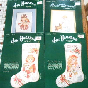 Könnte beinhalten: Vier Kreuzstichmuster mit Kinderillustrationen. Die Muster sind mit "Lydia", "Belohnung", "Chris" und "Carol" betitelt. Jedes Muster enthält ein Farbbild und Anweisungen zum Fertigstellen des Kreuzstichprojekts.