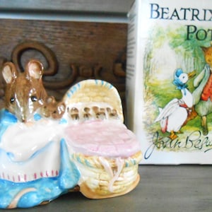 1981 Royal Doulton Warne & Co. Hunca Munca Mother with Mice Babies Beatrix Potter a John Beswick Figurine Rabbit Collectible Boxed
