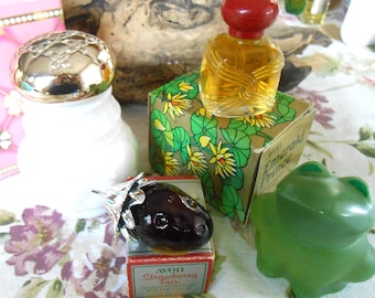 RARE Original Avon Emerald Frog Strawberry Fair Powder Sachet Set 4 Moonwind Cologne & Perfume Green Red Milk Glass Collection Decanter