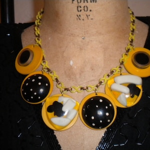 MOD Marigold and Black Confetti Filled Dome Disc Vintage Mid Century CELLULOID Statement Necklace