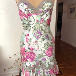 Romantic Taupe Lace Trimmed Pink Mint Fucshia Floral Polyester Vintage Drop Waist Pleated Hem VICTORIA&#39;S SECRET Short Nightie P