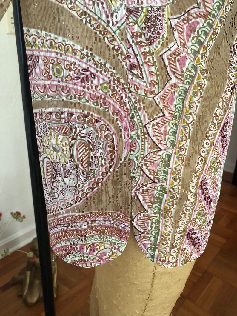 Pastel Paisley on Taupe Open Weave Polyester MARK VII LTD Long Sleeve Blouse 12
