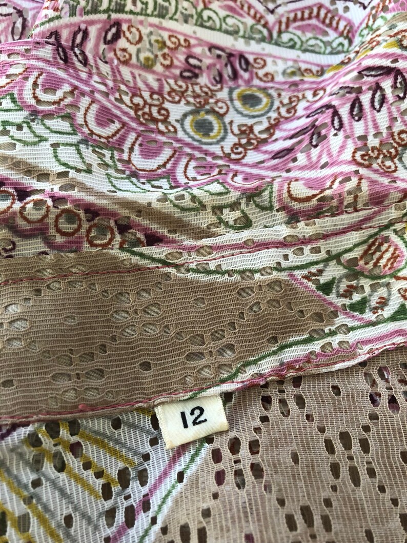 Pastel Paisley on Taupe Open Weave Polyester MARK VII LTD Long Sleeve Blouse 12