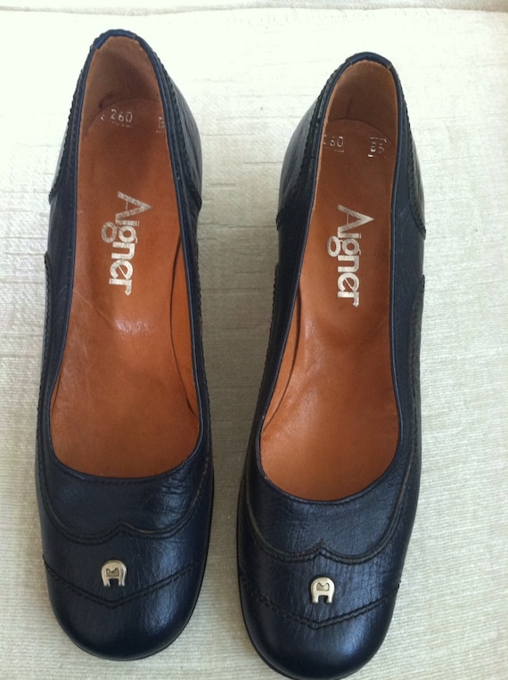 Navy Blue Leather Round Toe Chunky Heel Vintage A… - image 2