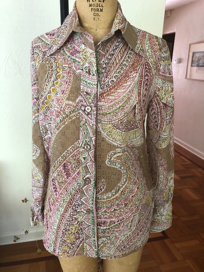 Pastel Paisley on Taupe Open Weave Polyester MARK VII LTD Long Sleeve Blouse 12