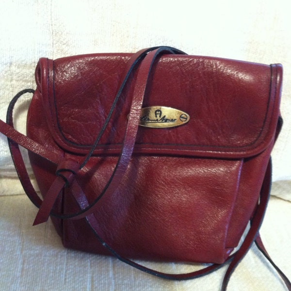Small Burgundy Vintage AIGNER Leather Cross Body Shoulder Pouch
