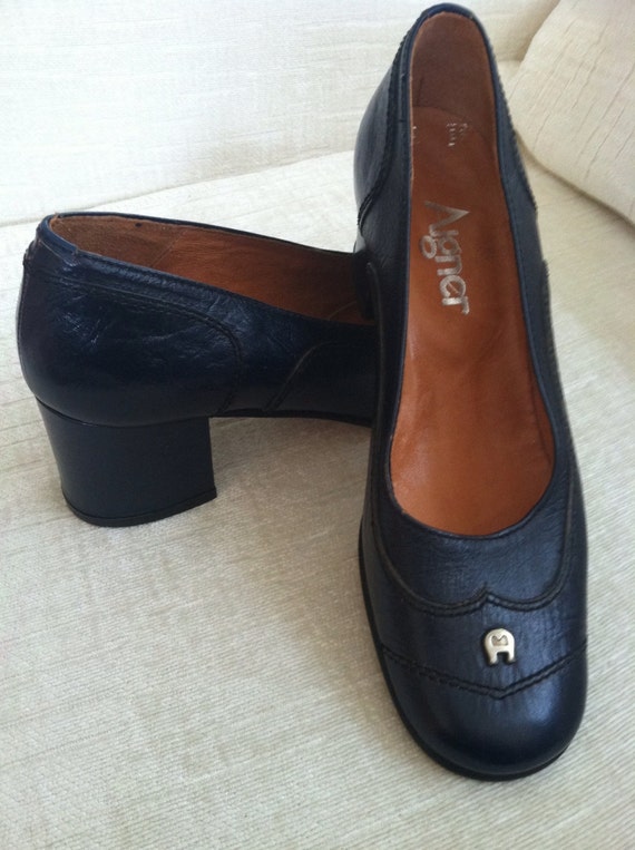 Navy Blue Leather Round Toe Chunky Heel Vintage A… - image 4