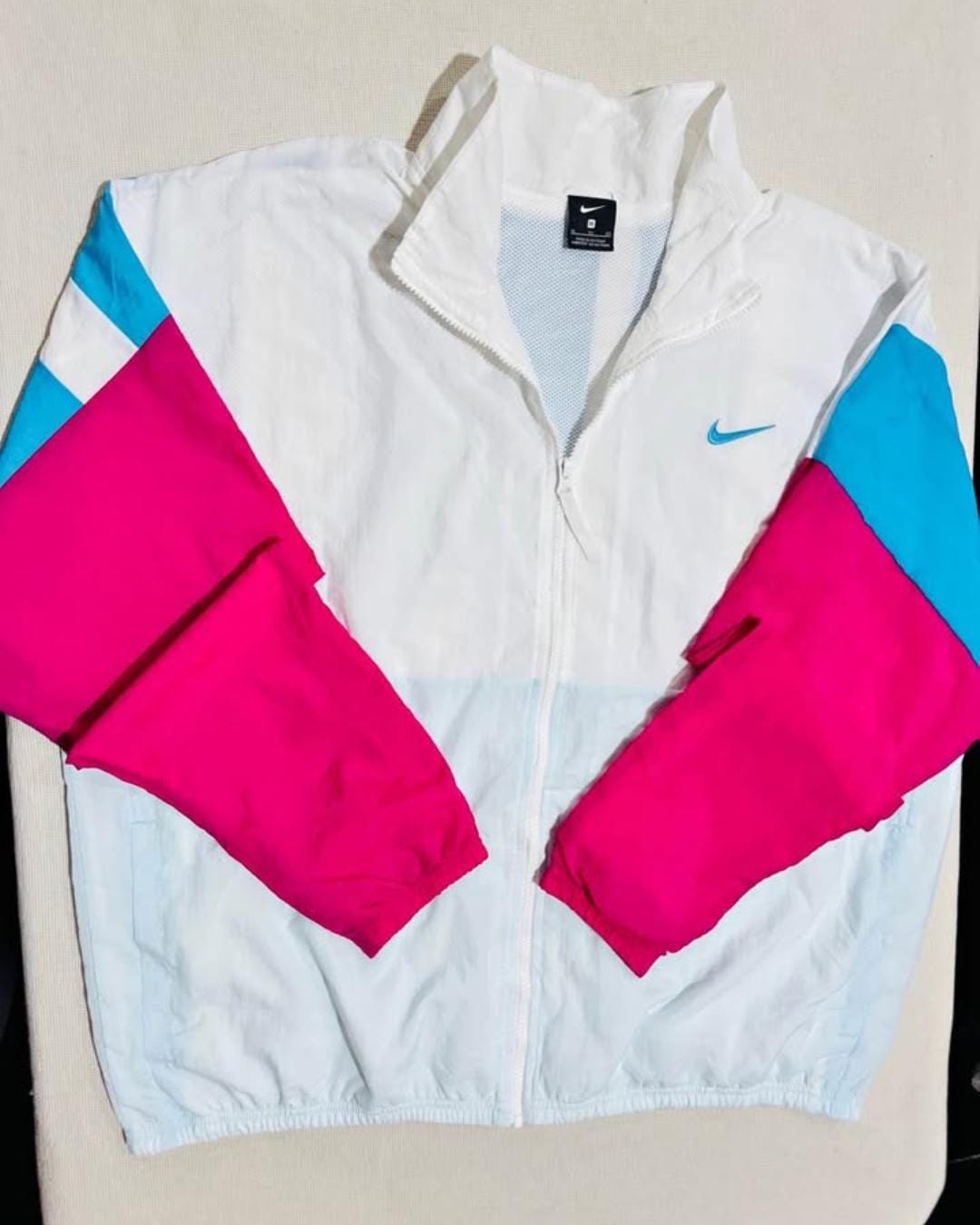 nike white and pink windbreaker
