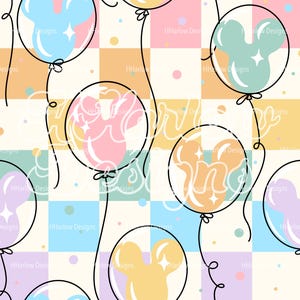 Può includere: Un motivo ripetuto di palloncini dai colori pastello con sagome di Mickey Mouse. I palloncini sono in tonalità di blu, rosa, giallo e viola, su uno sfondo a scacchi. Il design include il testo "HHarlow Designs".
