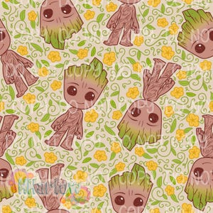 Pode incluir: Padrão repetitivo com personagens de desenhos animados com corpos castanhos e cabelo verde em forma de folhas. Os personagens são intercalados com flores amarelas e vinhas verdes sobre um fundo bege. Adequado para tecido ou papel de parede.